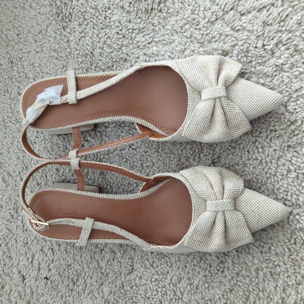 ASOS DESIGN Wide Fit Suzy bow slingback mid heeled shoes in naturalNow